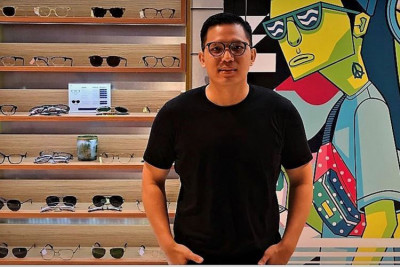 Dari Susah Beli Kacamata, Sekarang Punya Brand Sendiri thumbnail